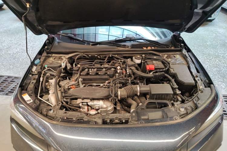 Used Honda Civic 2022 240TURBO CVT Dynamic Edition Engine Bay