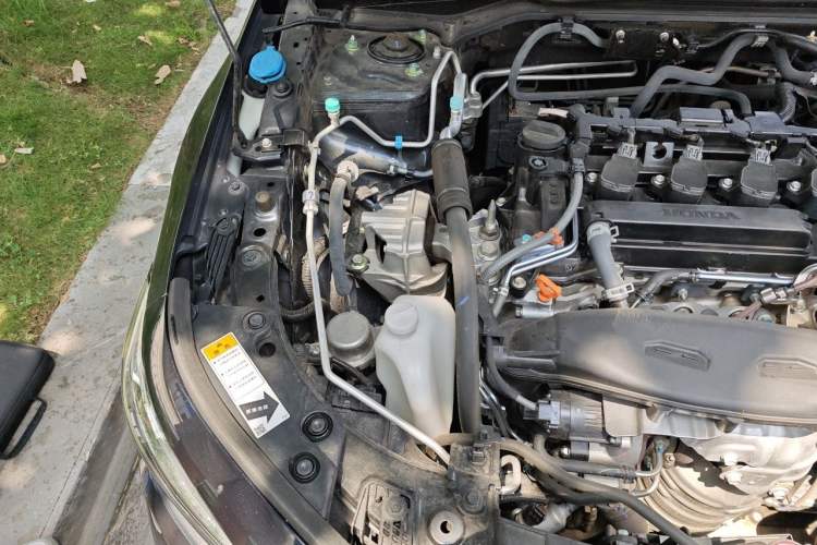 Used Honda Civic 2022 240TURBO CVT Dynamic Edition Engine Bay Right