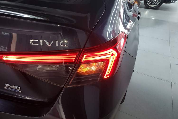 Used Honda Civic 2022 240TURBO CVT Dynamic Control Version Exterior 3