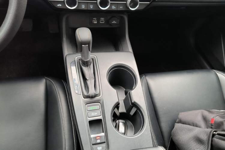 Used Honda Civic 2022 240TURBO CVT Dynamic Edition Gear Lever