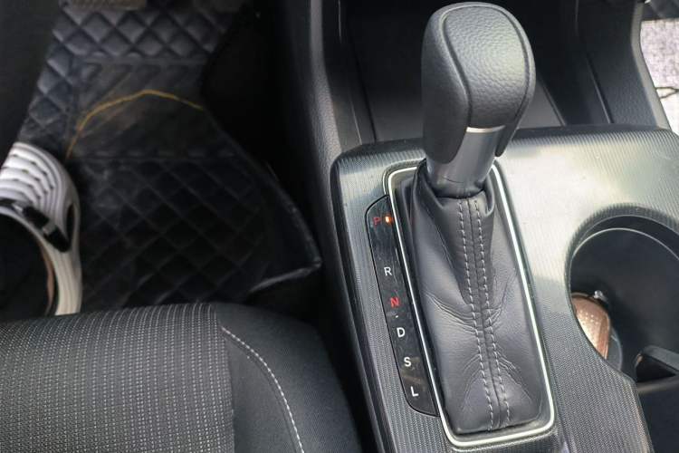 Used Honda Civic 2022 240TURBO CVT Dynamic Edition Gear Lever