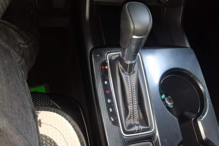 Used Honda Civic 2022 240TURBO CVT Dynamic Edition Gear Lever