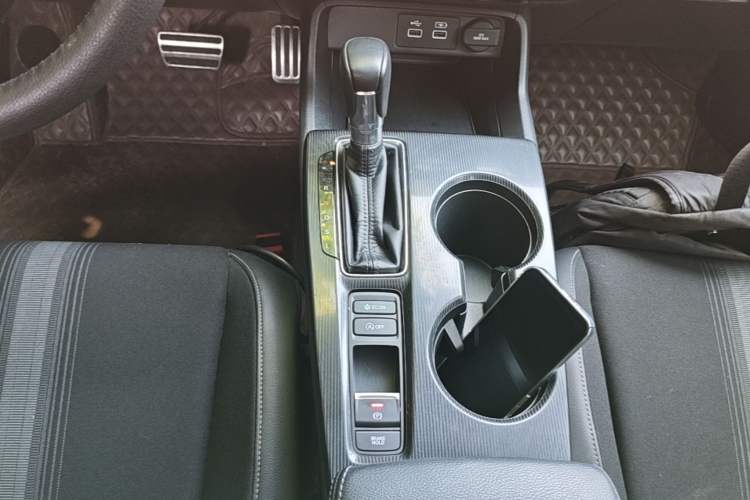 Used Honda Civic 2022 240TURBO CVT Dynamic Edition Gear Lever