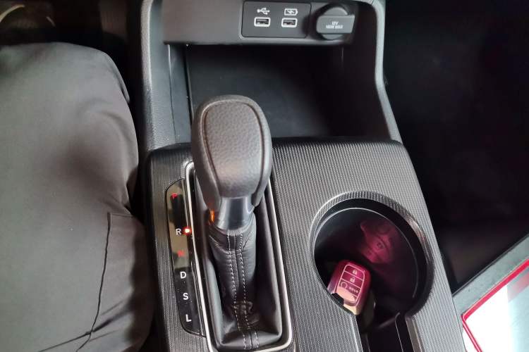 Used Honda Civic 2022 240TURBO CVT Dynamic Edition Gear Lever