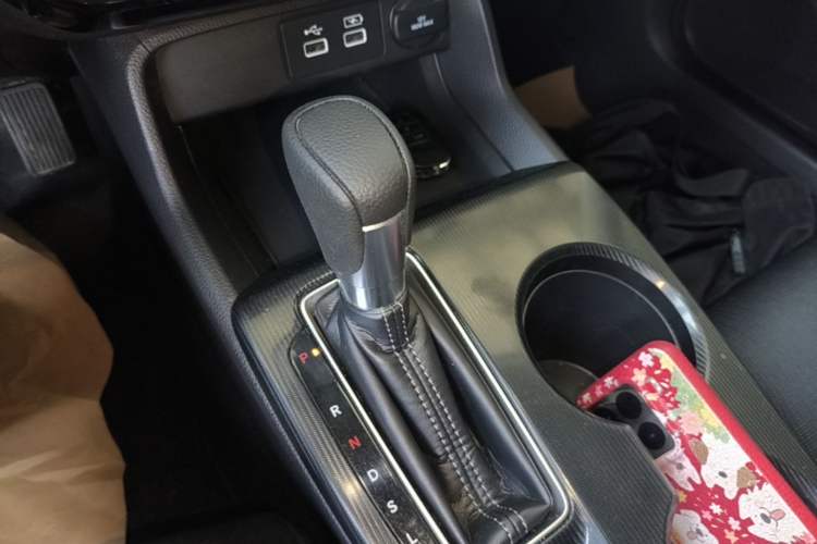 Used Honda Civic 2022 240TURBO CVT Dynamic Edition Gear Lever