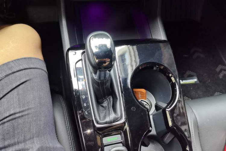 Used Honda Civic 2022 240TURBO CVT Dynamic Edition Gear Lever