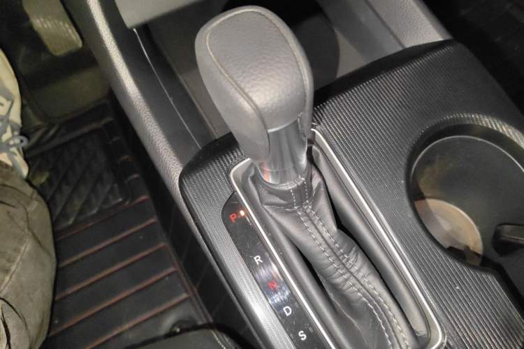 Used Honda Civic 2022 240TURBO CVT Dynamic Edition Gear Lever