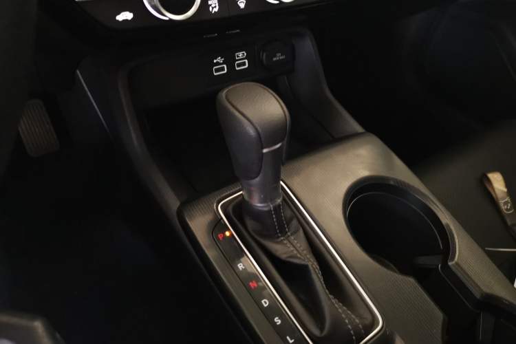 Used Honda Civic 2022 240TURBO CVT Dynamic Edition Gear Lever