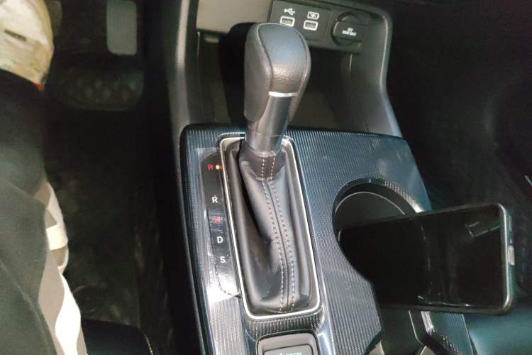 Used Honda Civic 2022 240TURBO CVT Dynamic Edition Gear Lever