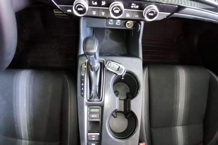 Used Honda Civic 2022 240TURBO CVT Dynamic Edition Gear Lever