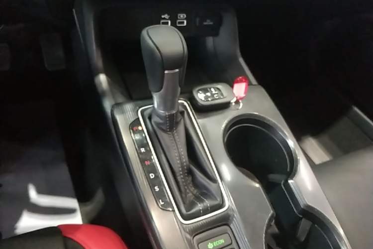 Used Honda Civic 2022 240TURBO CVT Dynamic Edition Gear Lever