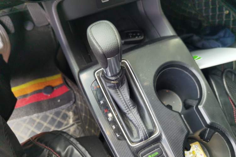Used Honda Civic 2022 240TURBO CVT Dynamic Edition Gear Lever