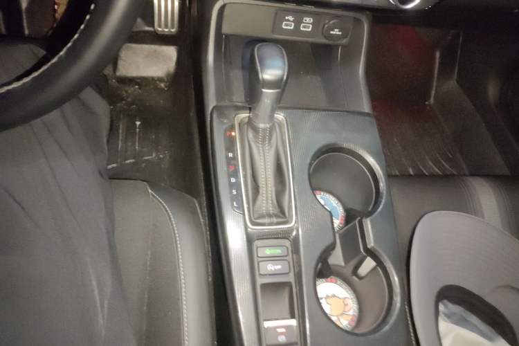 Used Honda Civic 2022 240TURBO CVT Dynamic Edition Gear Lever
