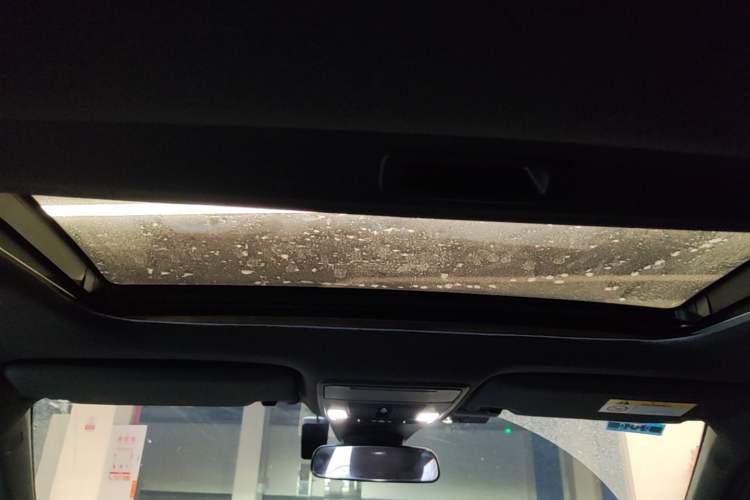 Used Honda Civic 2022 240TURBO CVT Dynamic Edition Headliner