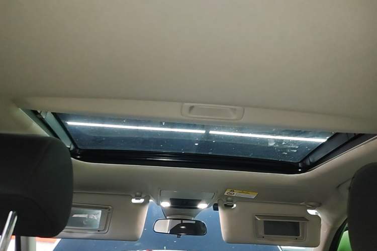 Used Honda Civic 2022 240TURBO CVT Dynamic Edition Headliner