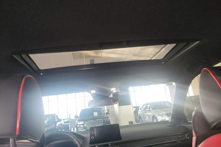 Used Honda Civic 2022 240TURBO CVT Dynamic Edition Headliner