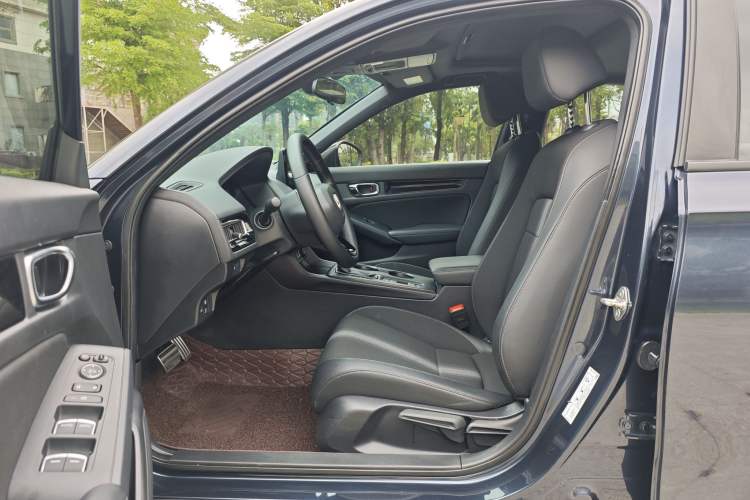Used Honda Civic 2022 240TURBO CVT Dynamic Edition Interior 2