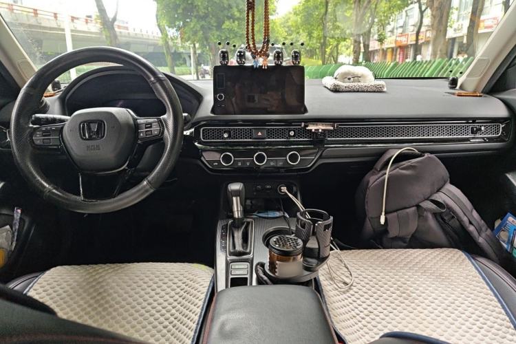 Used Honda Civic 2022 240TURBO CVT Dynamic Edition Interior 2