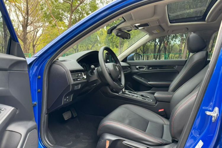 Used Honda Civic 2022 240TURBO CVT Dynamic Edition Interior 2