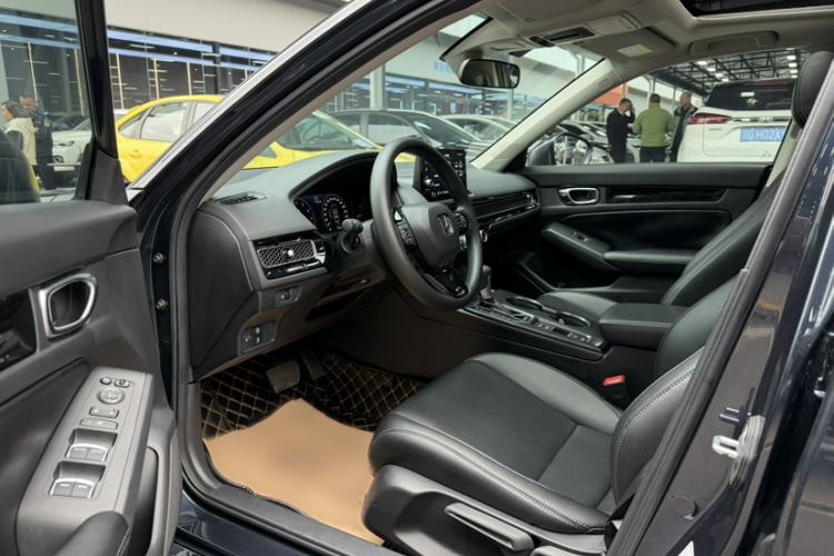 Used Honda Civic 2022 240TURBO CVT Dynamic Edition Interior 2