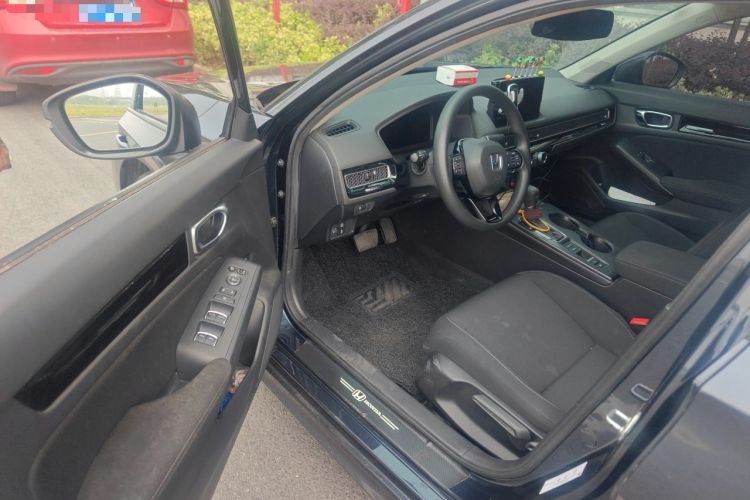 Used Honda Civic 2022 240TURBO CVT Dynamic Edition Interior 3