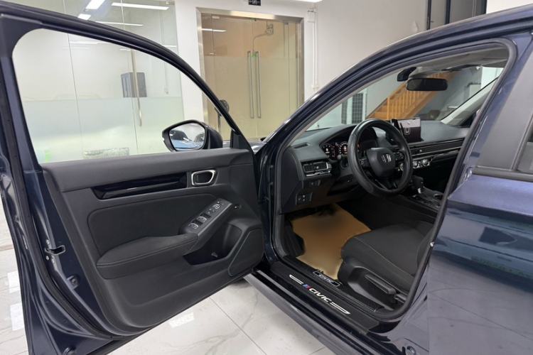Used Honda Civic 2022 240TURBO CVT Dynamic Edition Interior 3