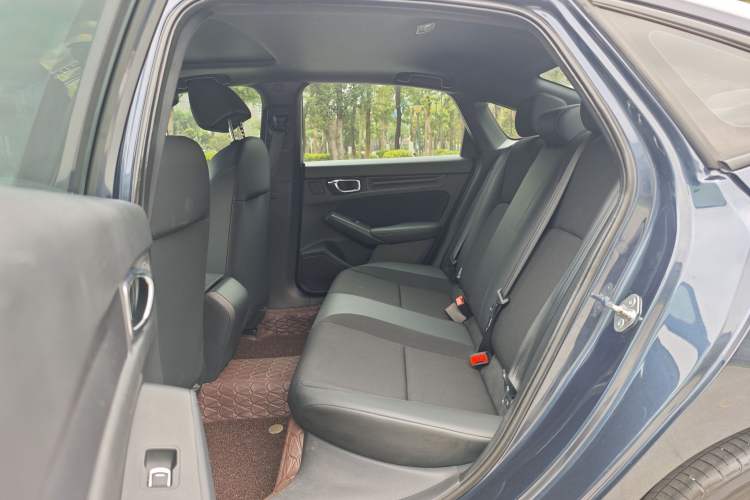Used Honda Civic 2022 240TURBO CVT Dynamic Edition Interior 3