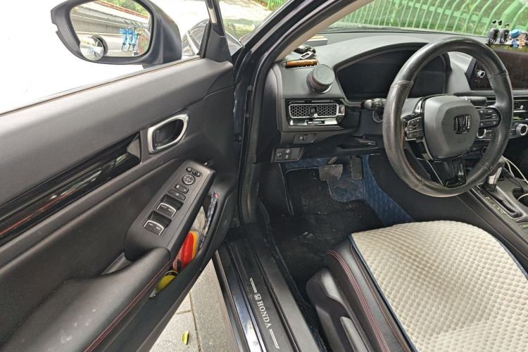 Used Honda Civic 2022 240TURBO CVT Dynamic Edition Interior 3