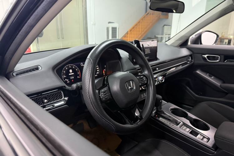 Used Honda Civic 2022 240TURBO CVT Dynamic Edition Interior 4