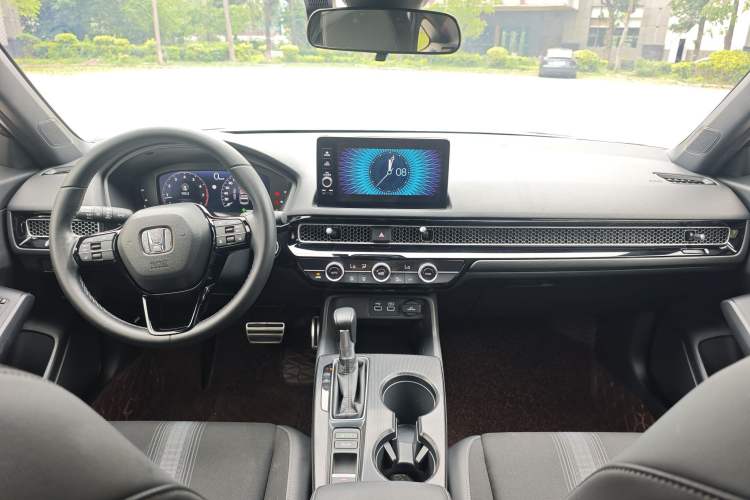 Used Honda Civic 2022 240TURBO CVT Dynamic Edition Interior 4