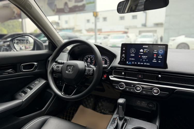 Used Honda Civic 2022 240TURBO CVT Dynamic Edition Interior 4