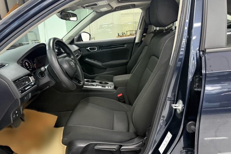 Used Honda Civic 2022 240TURBO CVT Dynamic Edition Left Front Seat