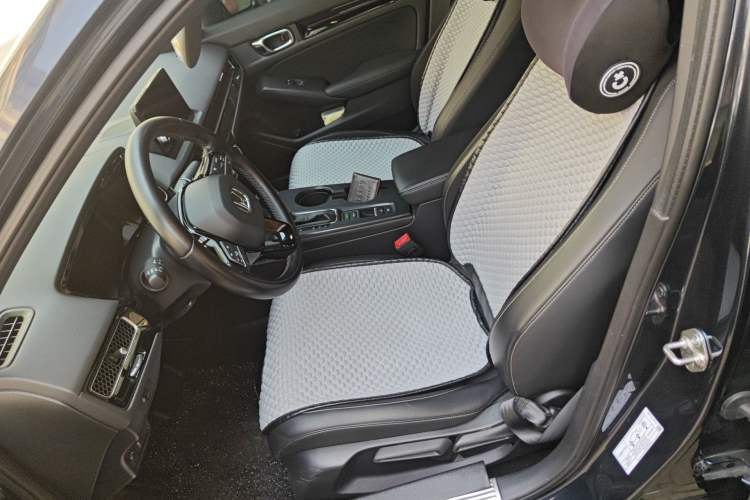 Used Honda Civic 2022 240TURBO CVT Dynamic Edition Left Front Seat
