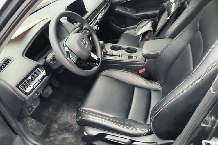 Used Honda Civic 2022 240TURBO CVT Dynamic Edition Left Front Seat
