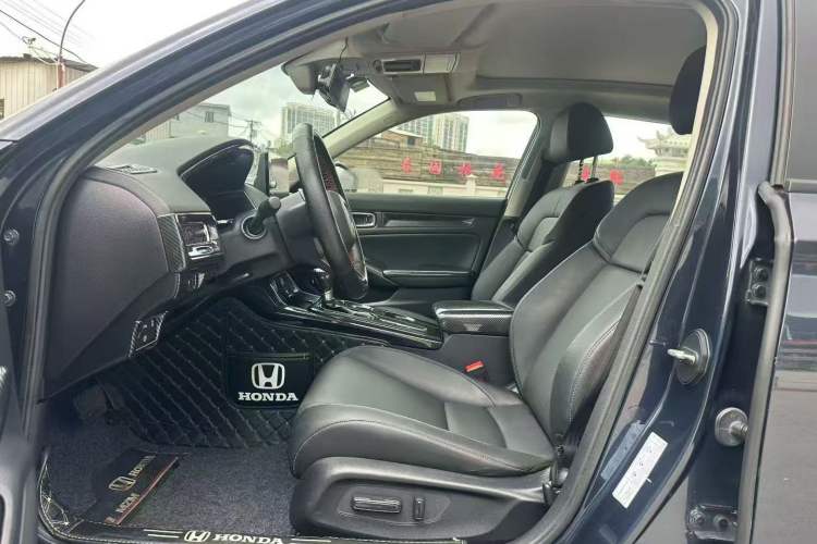 Used Honda Civic 2022 240TURBO CVT Dynamic Control Version Left Front Seat