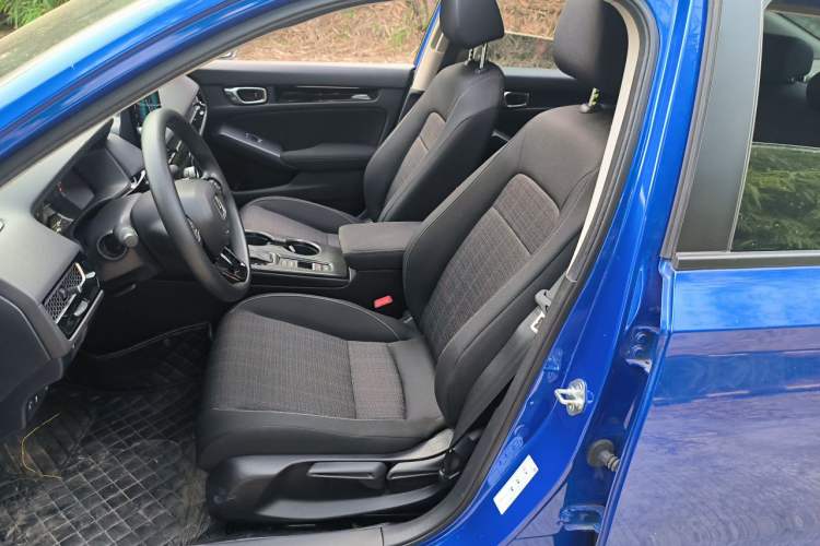 Used Honda Civic 2022 240TURBO CVT Dynamic Edition Left Front Seat