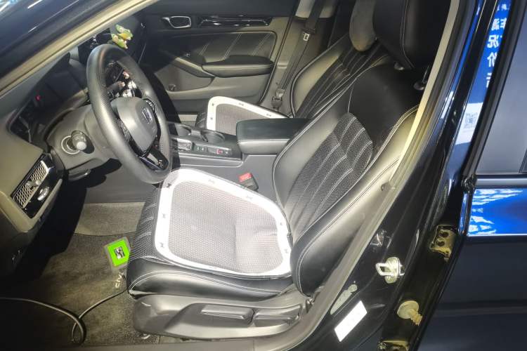 Used Honda Civic 2022 240TURBO CVT Dynamic Edition Left Front Seat