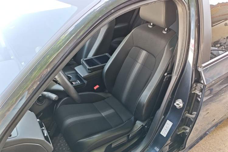 Used Honda Civic 2022 240TURBO CVT Dynamic Edition Left Front Seat
