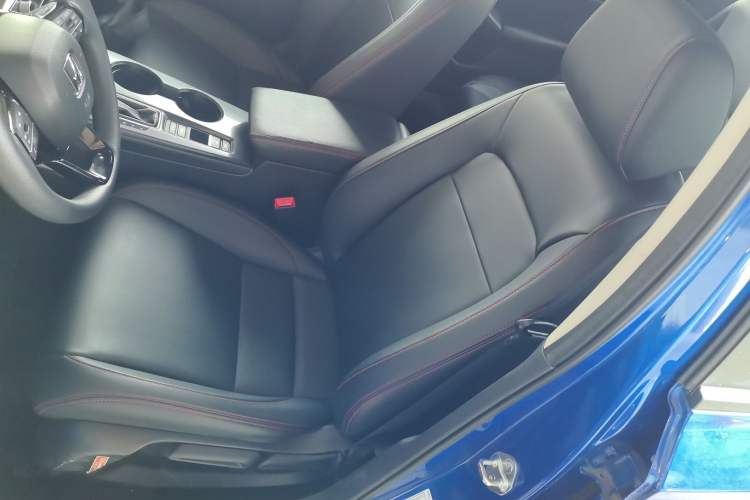 Used Honda Civic 2022 240TURBO CVT Dynamic Edition Left Front Seat