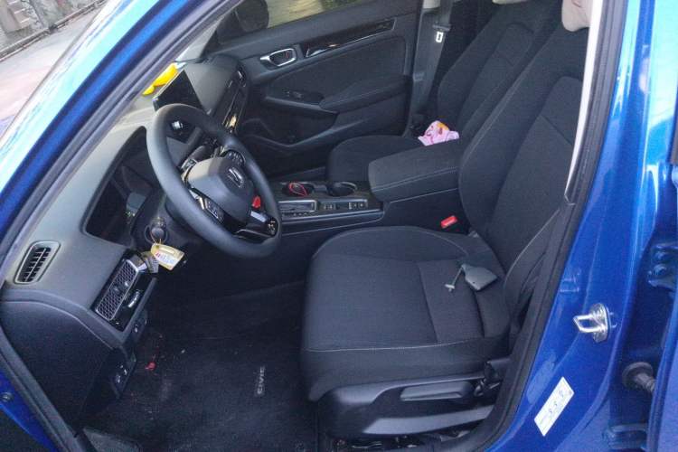 Used Honda Civic 2022 240TURBO CVT Dynamic Edition Left Front Seat
