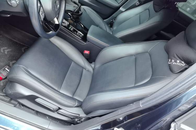 Used Honda Civic 2022 240TURBO CVT Dynamic Edition Left Front Seat