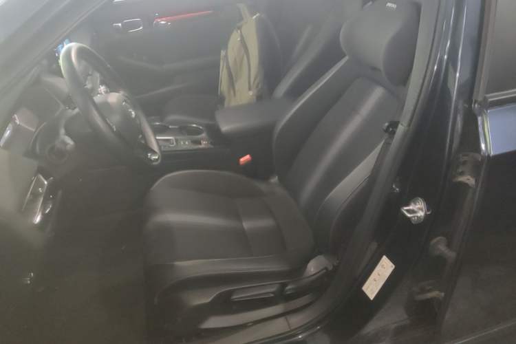 Used Honda Civic 2022 240TURBO CVT Dynamic Edition Left Front Seat