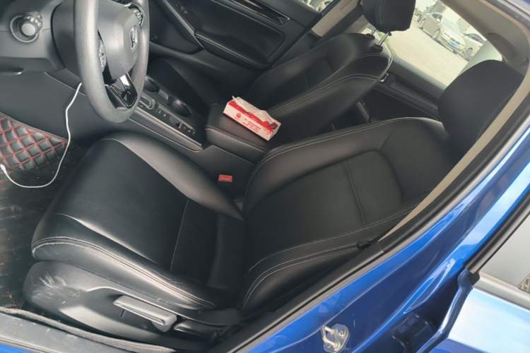 Used Honda Civic 2022 240TURBO CVT Dynamic Edition Left Front Seat