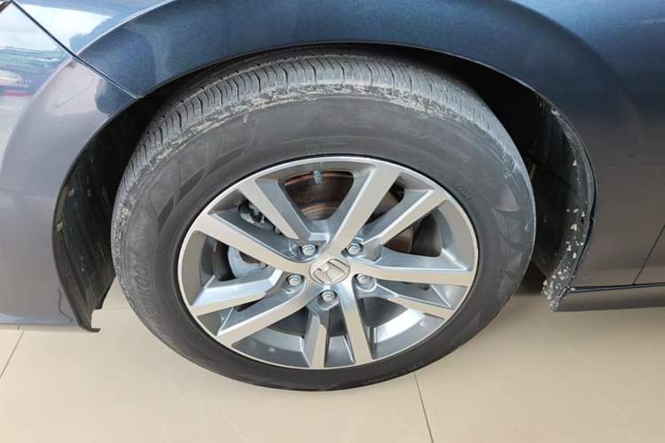 Used Honda Civic 2022 240TURBO CVT Dynamic Edition Left Front Wheel Hub