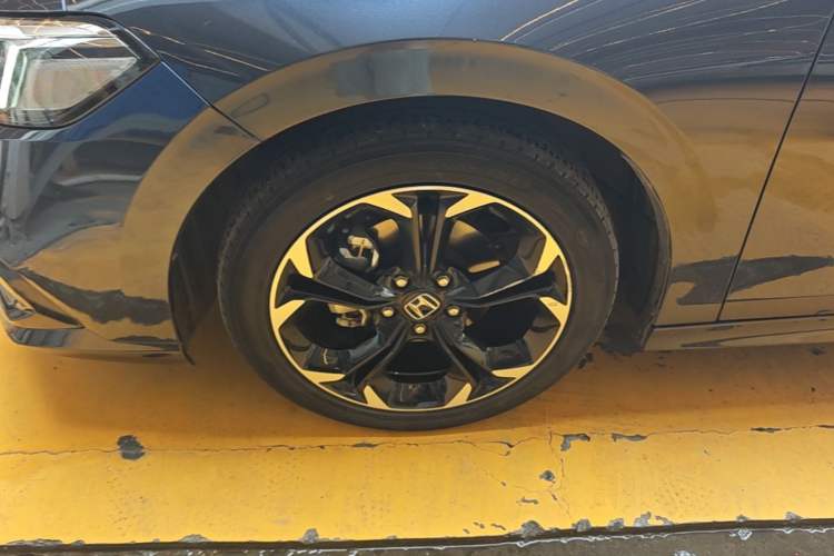 Used Honda Civic 2022 240TURBO CVT Dynamic Edition Left Front Wheel Hub