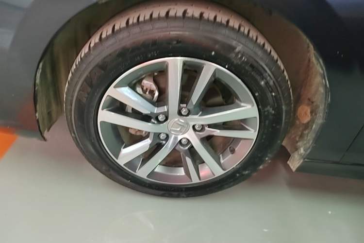 Used Honda Civic 2022 240TURBO CVT Dynamic Edition Left Front Wheel Hub