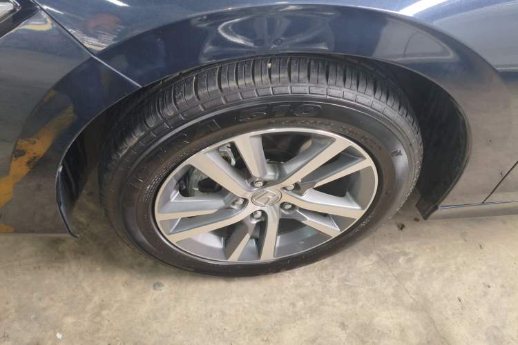 Used Honda Civic 2022 240TURBO CVT Dynamic Edition Left Front Wheel Hub