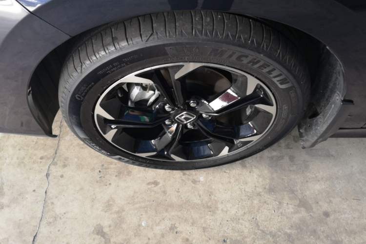 Used Honda Civic 2022 240TURBO CVT Dynamic Edition Left Front Wheel Hub