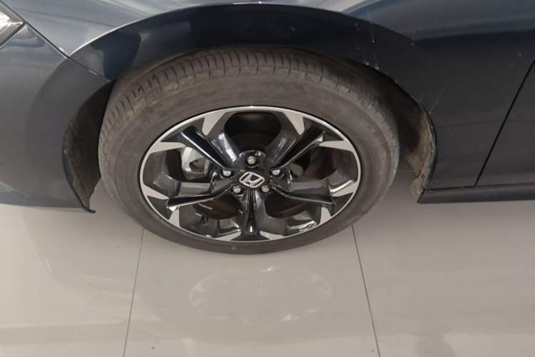 Used Honda Civic 2022 240TURBO CVT Dynamic Edition Left Front Wheel Hub