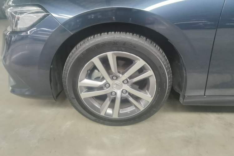 Used Honda Civic 2022 240TURBO CVT Dynamic Edition Left Front Wheel Hub